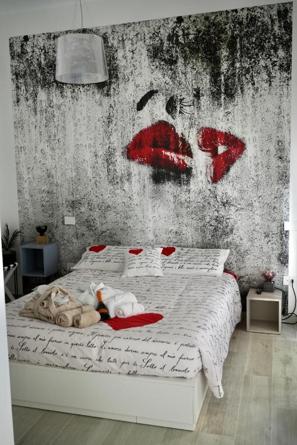 Bed Art Relaxing Suite - Appartamento Con Sauna Love Suite Gallery سان بنيديتّو ديل ترونتو المظهر الخارجي الصورة